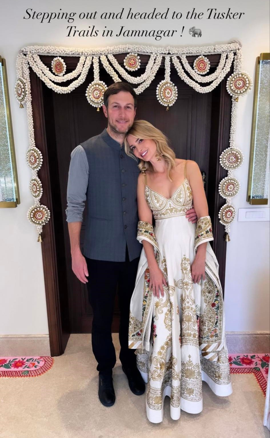 Ngoài dự tiệc, nghe nhạc hội, xem bắn pháo hoa, thăm trung tâm cứu hộ động vật Reliance của chú rể, Ivanka còn được khám phá các nét văn hóa Ấn Độ, bao gồm học múa truyền thống.