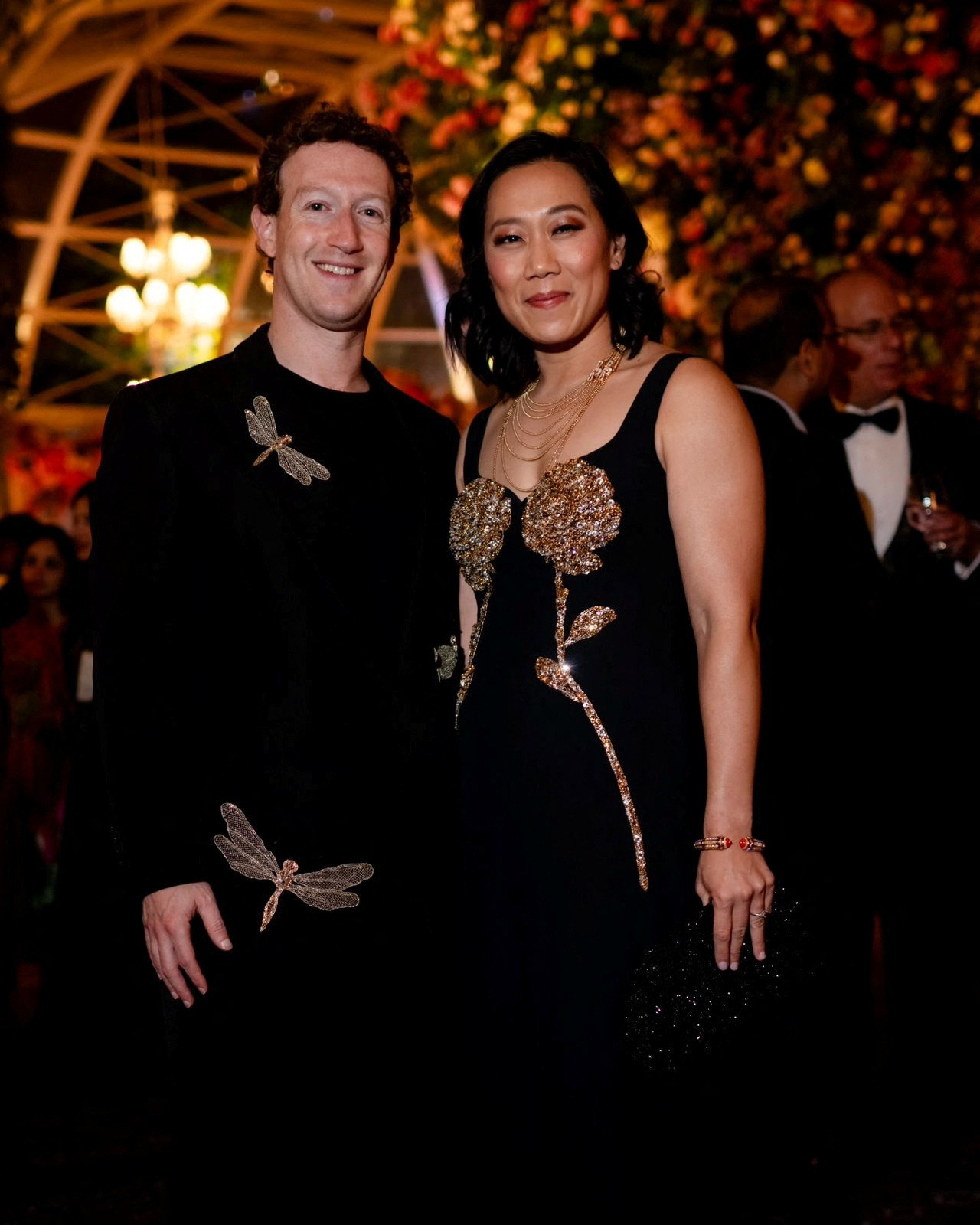 Ông chủ Facebook Mark Zuckerberg và vợ Priscilla Chan. Ảnh: Reuters.