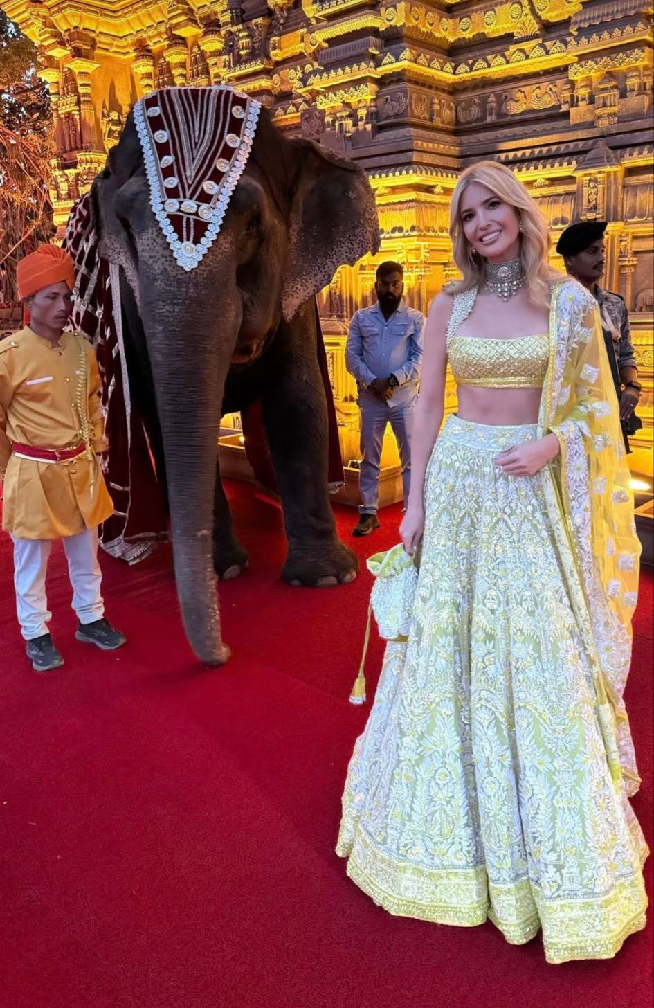 Trong 3 ngày dự tiệc 120 triệu USD, Ivanka dường như ấn tượng mạnh với sự xa hoa và lộng lẫy tại đây. Cô chia sẻ nhiều hình ảnh và video trong chuyến đi, mô tả toàn bộ lễ hội là "mê hoặc", đồng thời gửi lời cảm ơn đến gia chủ đã cho cô cùng gia đình có kỷ niệm đáng trân trọng.