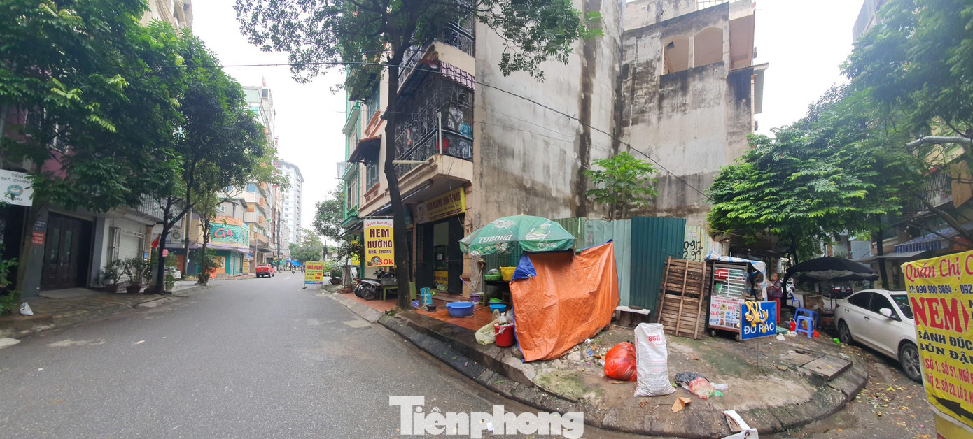 Đại biểu Quốc hội cho rằng những tài sản có ảnh hưởng lớn như quyền sử dụng đất thì mức cọc phải từ 20 - 30% để tránh việc bỏ cọc, sau khi đã đẩy giá lên, tạo tín hiệu sai lệch cho thị trường. (Ảnh: Lộc Liên) Đại biểu Quốc hội cho rằng những tài sản có ảnh hưởng lớn như quyền sử dụng đất thì mức cọc phải từ 20 - 30% để tránh việc bỏ cọc, sau khi đã đẩy giá lên, tạo tín hiệu sai lệch cho thị trường. (Ảnh: Lộc Liên)