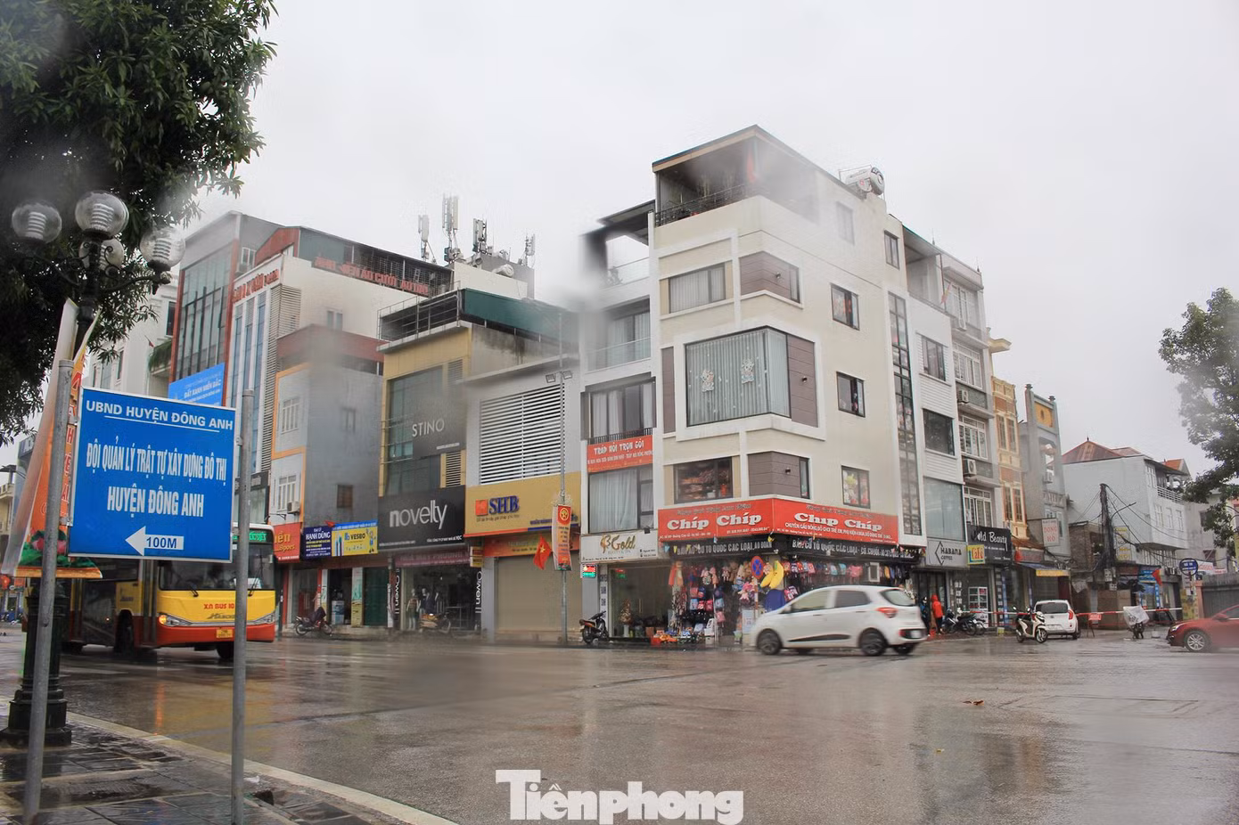 Đất lô góc mặt đường Cao Lỗ, xã Uy Nỗ sát trung tâm văn hóa huyện Đông Anh có giá trung bình khoảng 400 triệu đồng/m2, ngang ngửa đất phố ở các quận trung tâm Hà Nội. Đất lô góc mặt đường Cao Lỗ, xã Uy Nỗ sát trung tâm văn hóa huyện Đông Anh có giá trung bình khoảng 400 triệu đồng/m2, ngang ngửa đất phố ở các quận trung tâm Hà Nội.