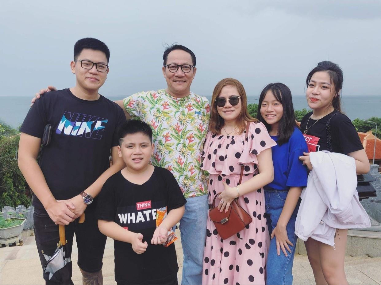 Gia đình nghệ sĩ Hoàng Hải. Gia đình nghệ sĩ Hoàng Hải.