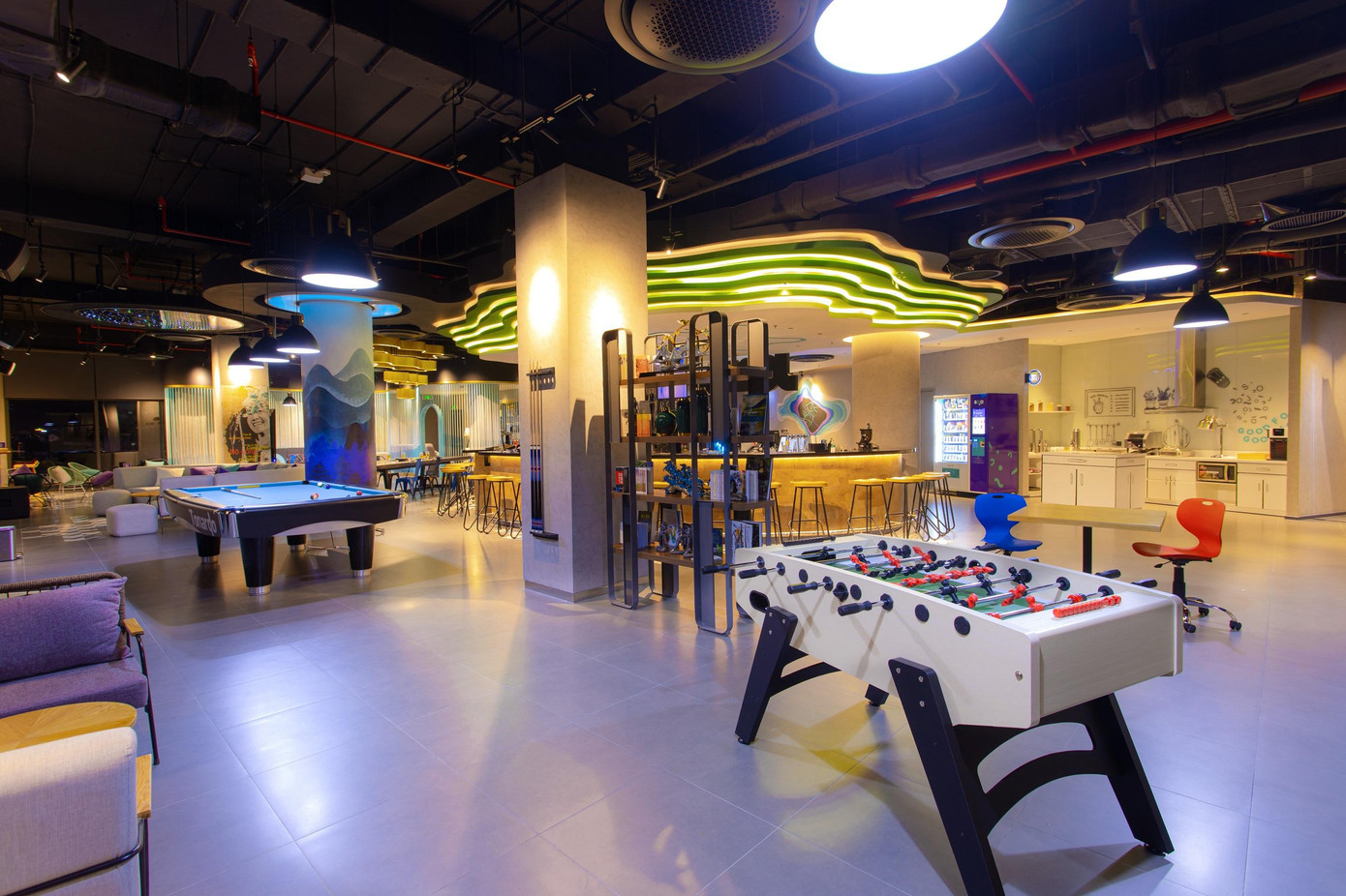 Không gian của JO247 louge với nhiều game tăng trải nghiệm cho khách lưu trú.