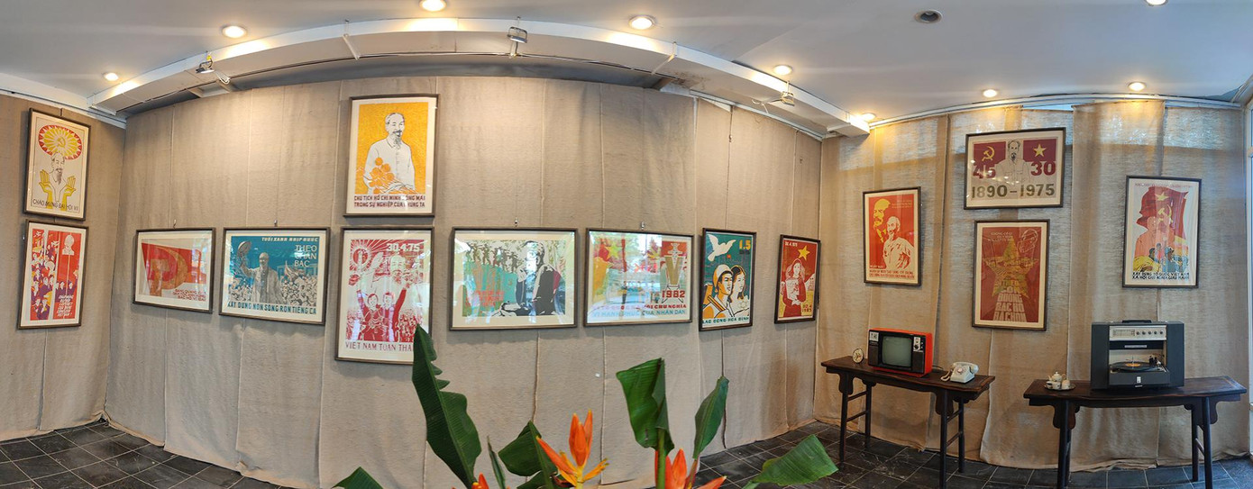 Không gian triển lãm tranh và hiện vật thời bao cấp