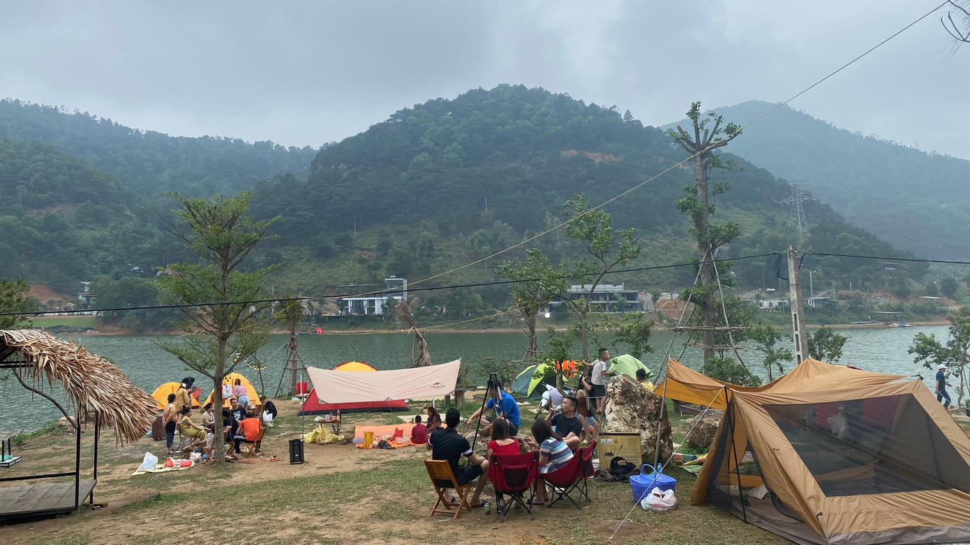 Được biết, khu du lịch Hồ Đồng Đò vẫn đang trong quá trình thử nghiệm và hoàn thiện, dự định sẽ cải tạo thêm nhiều bãi đất tự nhiên, các lối đi đường đất thô sơ và cây cỏ mọc dại để mang lại trải nghiệm thư giãn trọn vẹn hơn cho các du khách. Được biết, khu du lịch Hồ Đồng Đò vẫn đang trong quá trình thử nghiệm và hoàn thiện, dự định sẽ cải tạo thêm nhiều bãi đất tự nhiên, các lối đi đường đất thô sơ và cây cỏ mọc dại để mang lại trải nghiệm thư giãn trọn vẹn hơn cho các du khách.