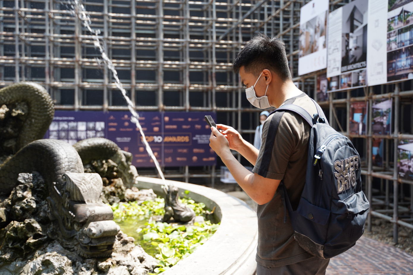 Triển lãm mở cửa tự do và dự kiến mở cửa tới ngày 4/6.