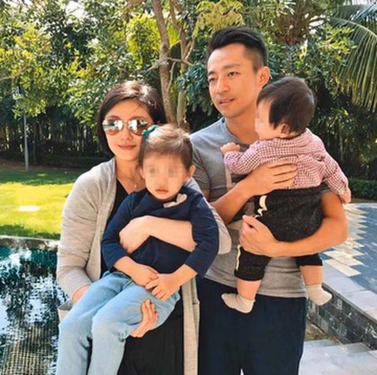 Đại S đã hai lần sinh nở và từng tuyên bố không sinh thêm con. Đại S đã hai lần sinh nở và từng tuyên bố không sinh thêm con.