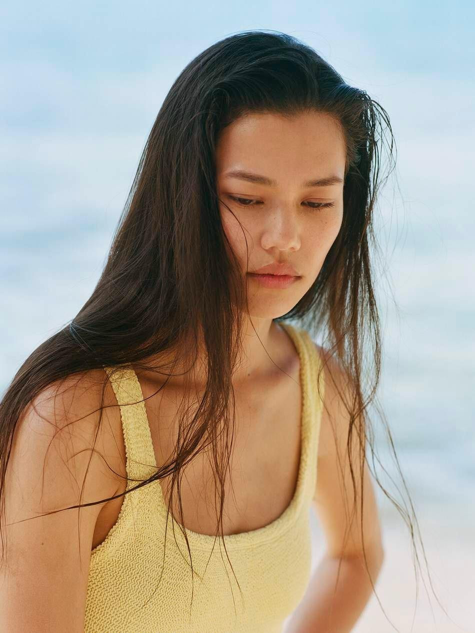 Cô được hợp tác với nhiều thương hiệu xa xỉ đình đám như Chanel, Dior, Louis Vuitton, Chloé, Etro, Max Mara, Jacquemus, Isabel Marant, Gauchere…