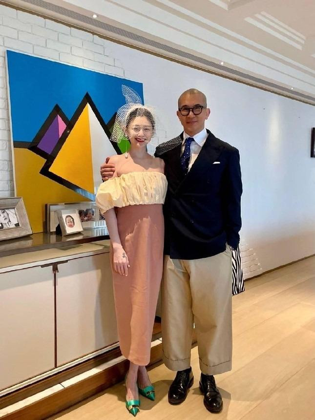 Truyền thông Trung Quốc rộ tin Từ Hy Viên mang thai được 2 tháng. Truyền thông Trung Quốc rộ tin Từ Hy Viên mang thai được 2 tháng.