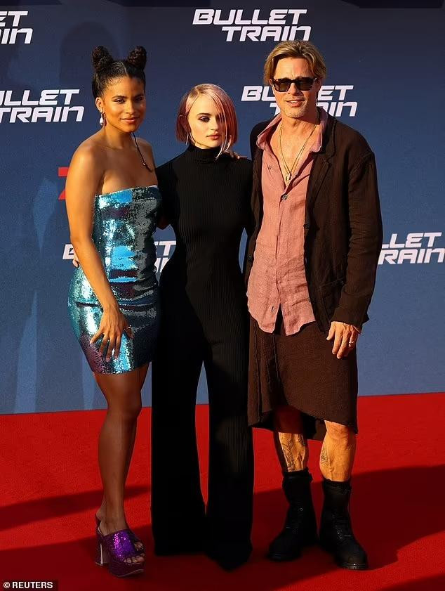 Brad Pitt cùng Joey King và nữ diễn viên người Mỹ gốc Đức Zazie Beetz. Trong &quot;Bullet Train&quot;, cả ba đều đóng vai sát thủ với những thân phận khác nhau.