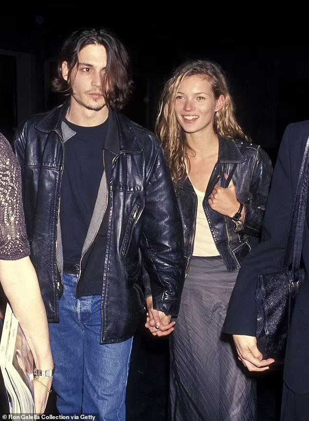 Kate Moss và Johnny Depp hẹn hò từ năm 1994 đến 1998. Kate Moss và Johnny Depp hẹn hò từ năm 1994 đến 1998.