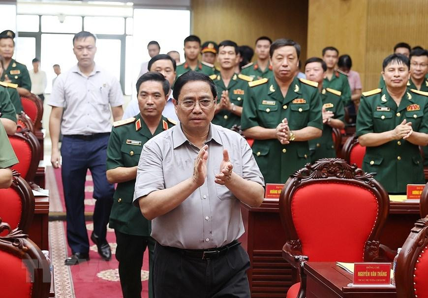 Thủ tướng Phạm Minh Chính thăm Bộ Tư lệnh Quân khu 4. (Ảnh: Dương Giang/TTXVN) Thủ tướng Phạm Minh Chính thăm Bộ Tư lệnh Quân khu 4. (Ảnh: Dương Giang/TTXVN)