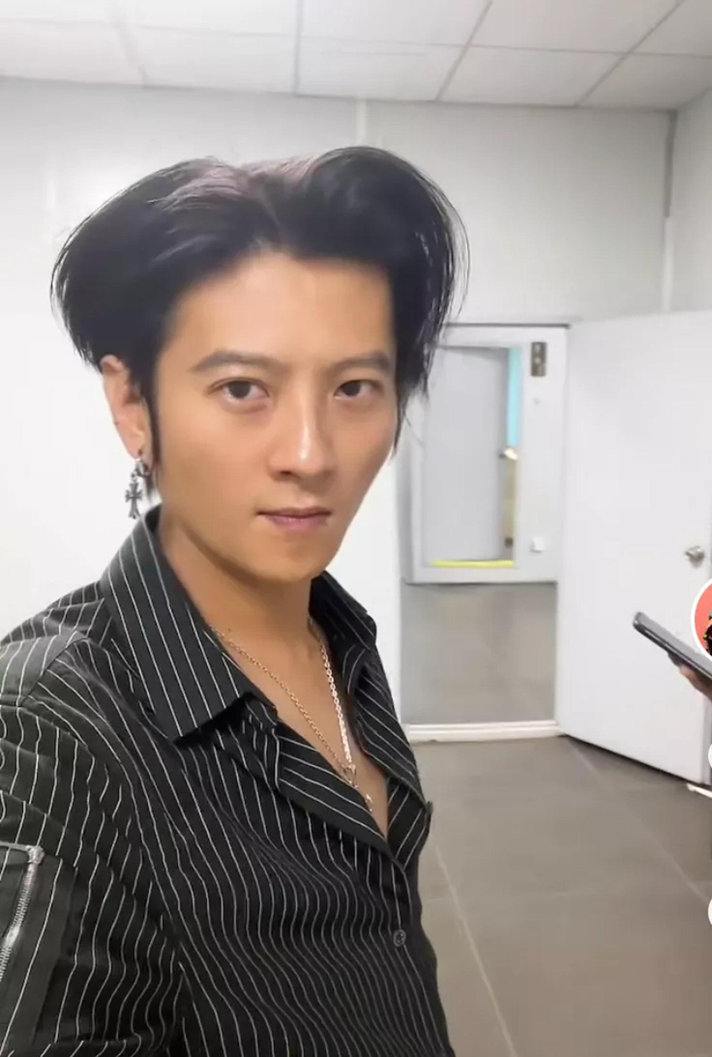 "Sơn Trại Tạ Đình Phong" nổi tiếng vì có ngoại hình hao hao Tạ Đình Phong.