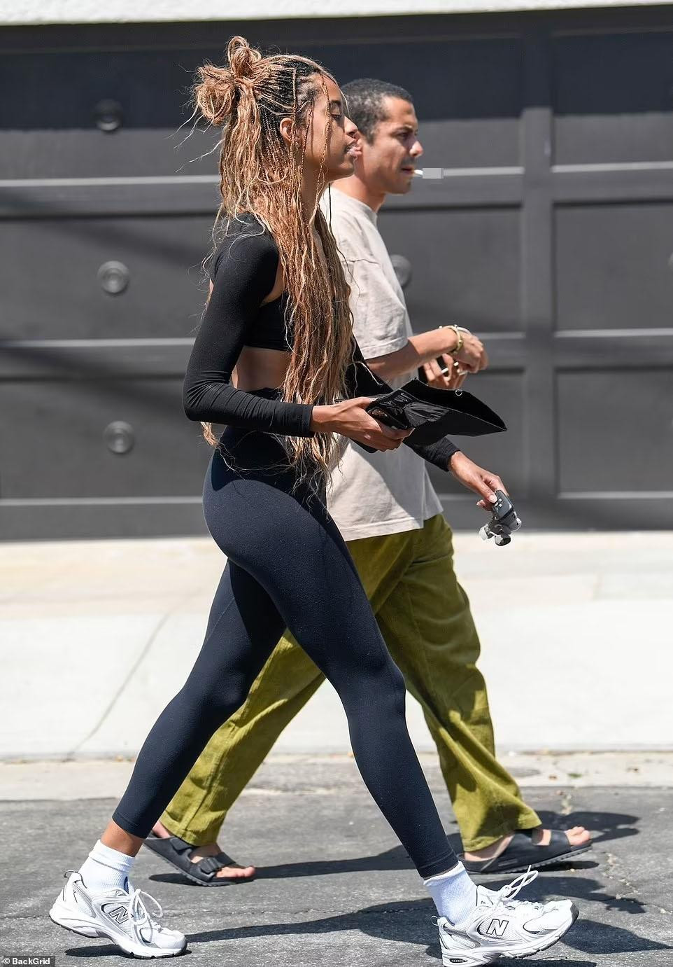 Tình trạng hẹn hò của Malia hiện không rõ ràng. Cô có bạn trai từ năm 2017 là Rory Farquharson, con trai của giám đốc điều hành của công ty quản lý tài sản Insight Investment Management Limited Charles. Hai người quen nhau khi còn là sinh viên tại Đại học Harvard. Tuy nhiên, sau khi Malia chuyển đến Los Angeles, cả hai chưa từng xuất hiện cùng nhau, không rõ có còn bên nhau không. Malia cũng chưa bao giờ công khai tình trạng mối quan hệ của mình.