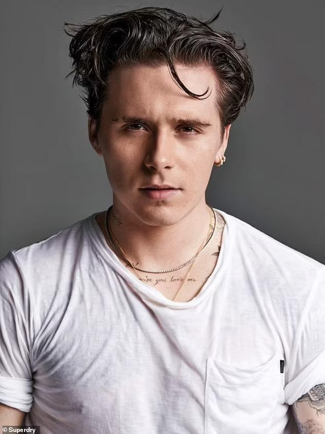 Brooklyn Beckham mất hợp đồng hợp tác với Superdry.