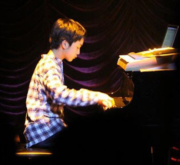 Hình ảnh Đăng Quang luôn gắn liền với đàn piano. . Hình ảnh Đăng Quang luôn gắn liền với đàn piano.