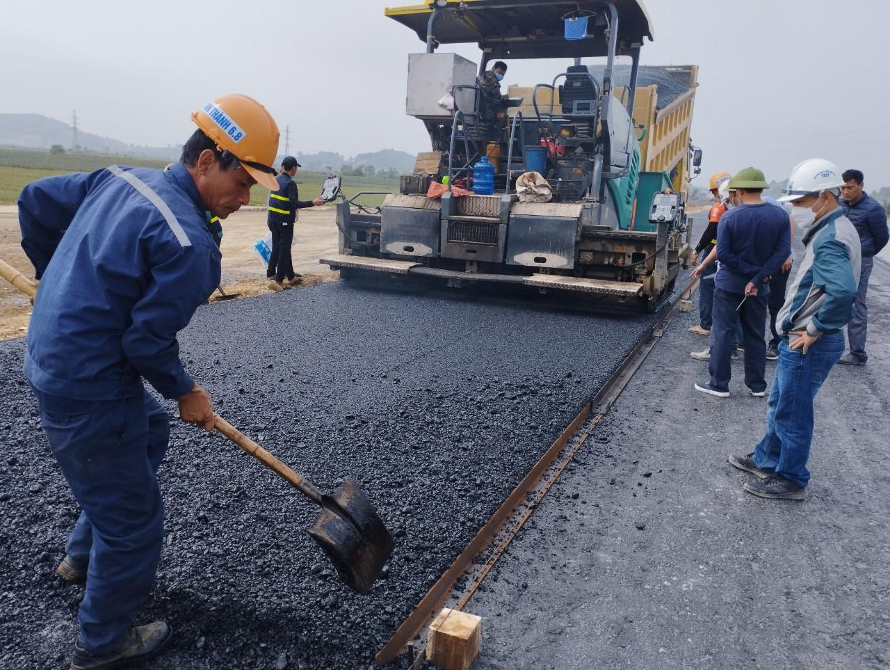 Một số quy định nhằm thúc đẩy thực hiện và giải ngân kế hoạch vốn đầu tư công, tuy nhiên qua phản ánh thì khó triển khai trên thực tế.