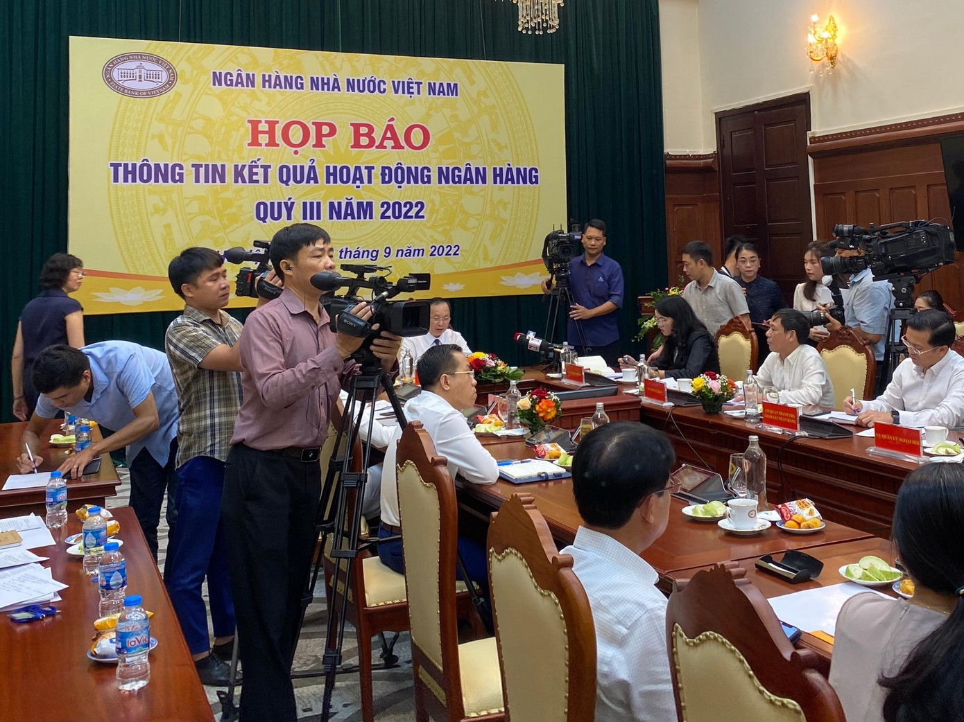 NHNN họp báo thông tin kết quả hoạt động ngân hàng quý 3/2022. NHNN họp báo thông tin kết quả hoạt động ngân hàng quý 3/2022.
