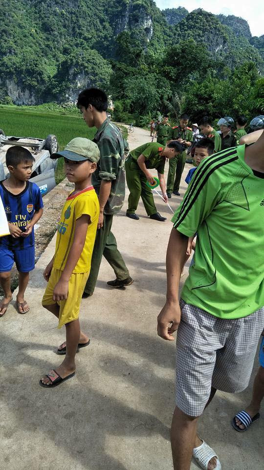 Dân vây đánh gần chục côn đồ do vợ gọi về hành hung chồng ảnh 1