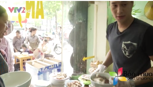 Khải Phò Mã bị ‘hành’ khi đi bán bún bò ảnh 1