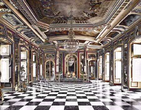 Cung điện Caserta ở miền nam Italy