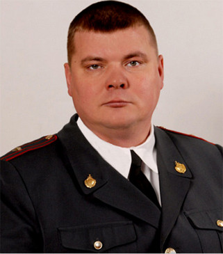 Dũng cảm cứu hơn 300 trẻ em khỏi tai nạn thảm khốc ảnh 1