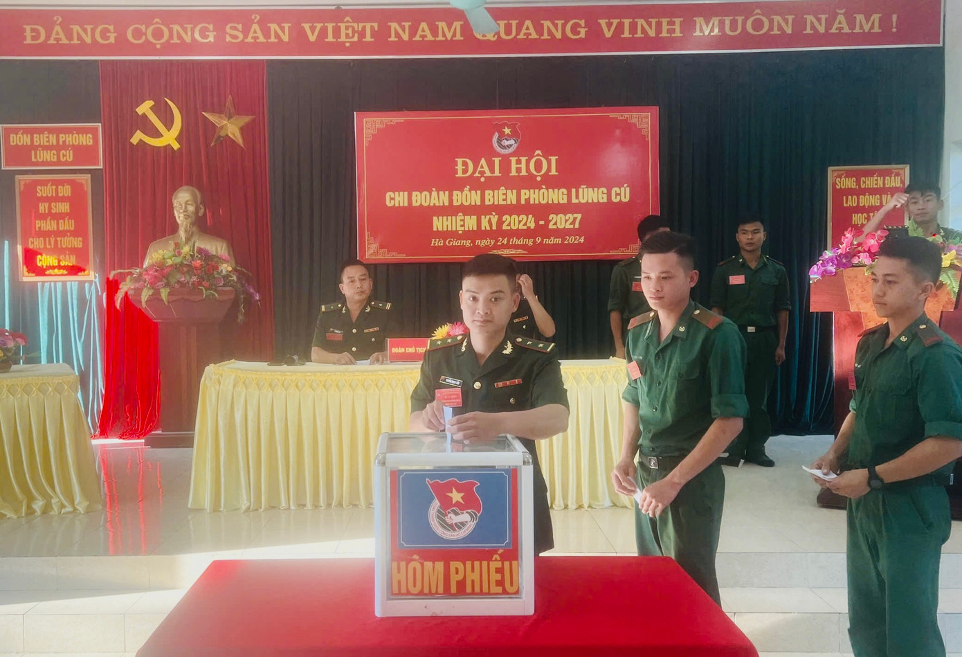 Đại hội đã bầu Ban Chấp hành Chi đoàn Đồn Biên phòng Lũng Cú nhiệm kỳ 2024 - 2027 gồm 5 đồng chí.