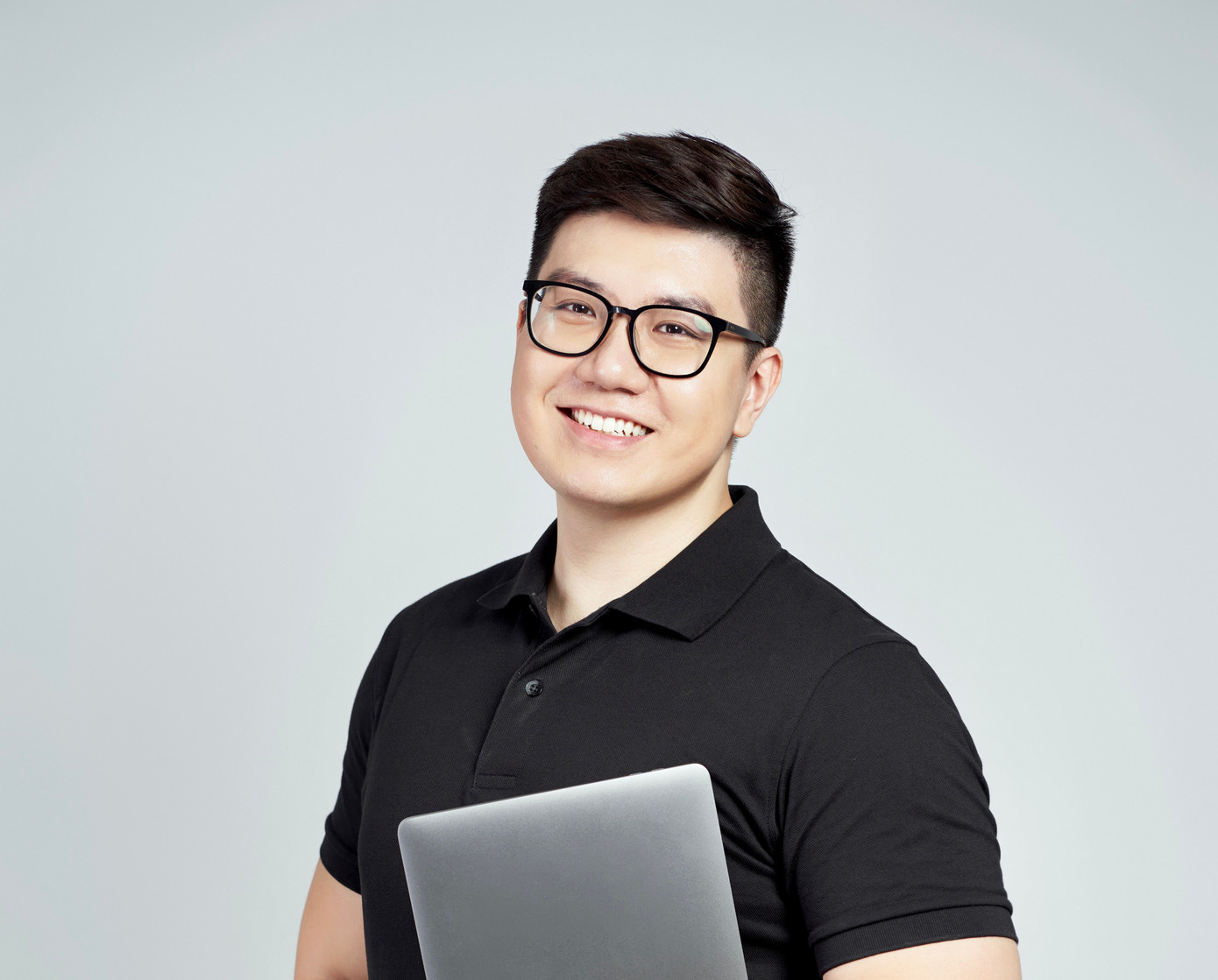 Từng có điểm tiếng Anh "đội sổ" hồi học lớp 8, chỉ trong vòng 6 tháng sau, Nguyễn Trung Đức đã thay đổi ngoạn mục và dần dần yêu thích tiếng Anh hơn. Từng có điểm tiếng Anh "đội sổ" hồi học lớp 8, chỉ trong vòng 6 tháng sau, Nguyễn Trung Đức đã thay đổi ngoạn mục và dần dần yêu thích tiếng Anh hơn.