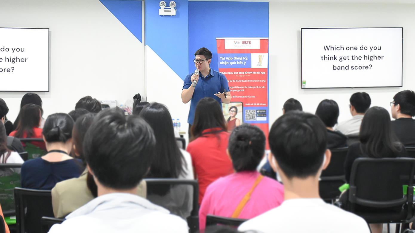 Trung Đức làm diễn giả cho nhiều chương trình của các đại học và trường cấp 3 ở Hà Nội. Trung Đức làm diễn giả cho nhiều chương trình của các đại học và trường cấp 3 ở Hà Nội.