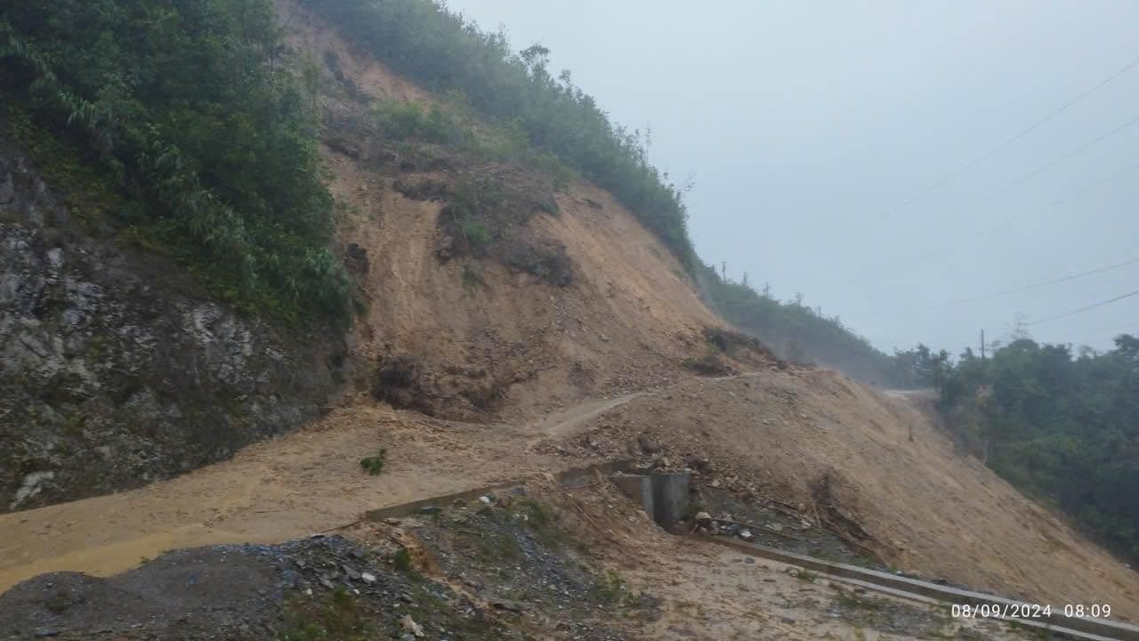 Địa bàn xã Phan Thanh, huyện Nguyên Bình đang bị sạt lở và có khả năng bị cô lập. Ảnh: Tuổi trẻ CA tỉnh Cao Bằng