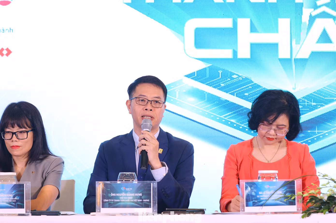Ông Nguyễn Quang Hưng chia sẻ tại buổi họp báo. Ảnh: Trọng Tài.