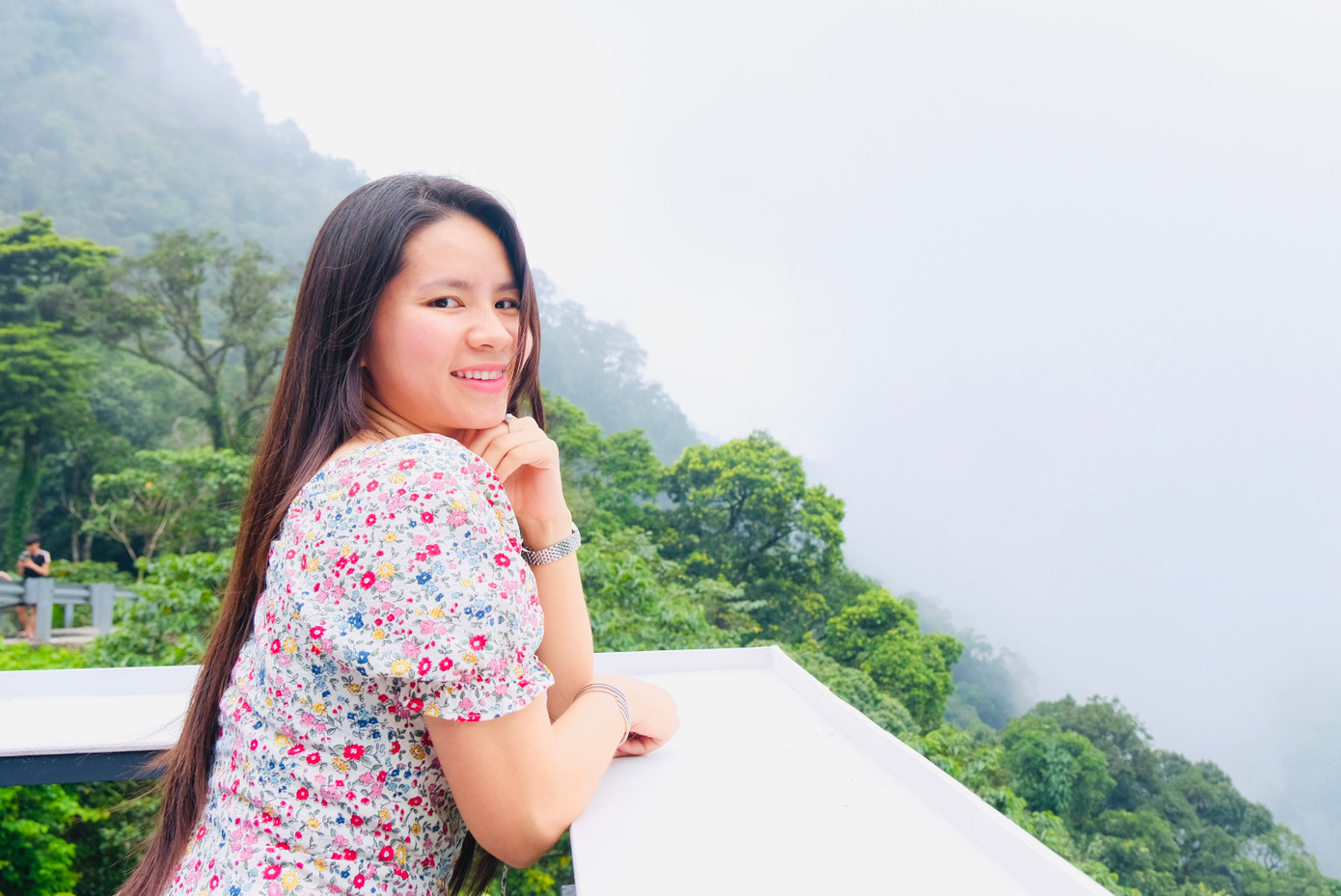 Khu vực ngồi "săn mây" lý tưởng của giới trẻ trên cốt 1200. Ảnh: Diệu Nhi