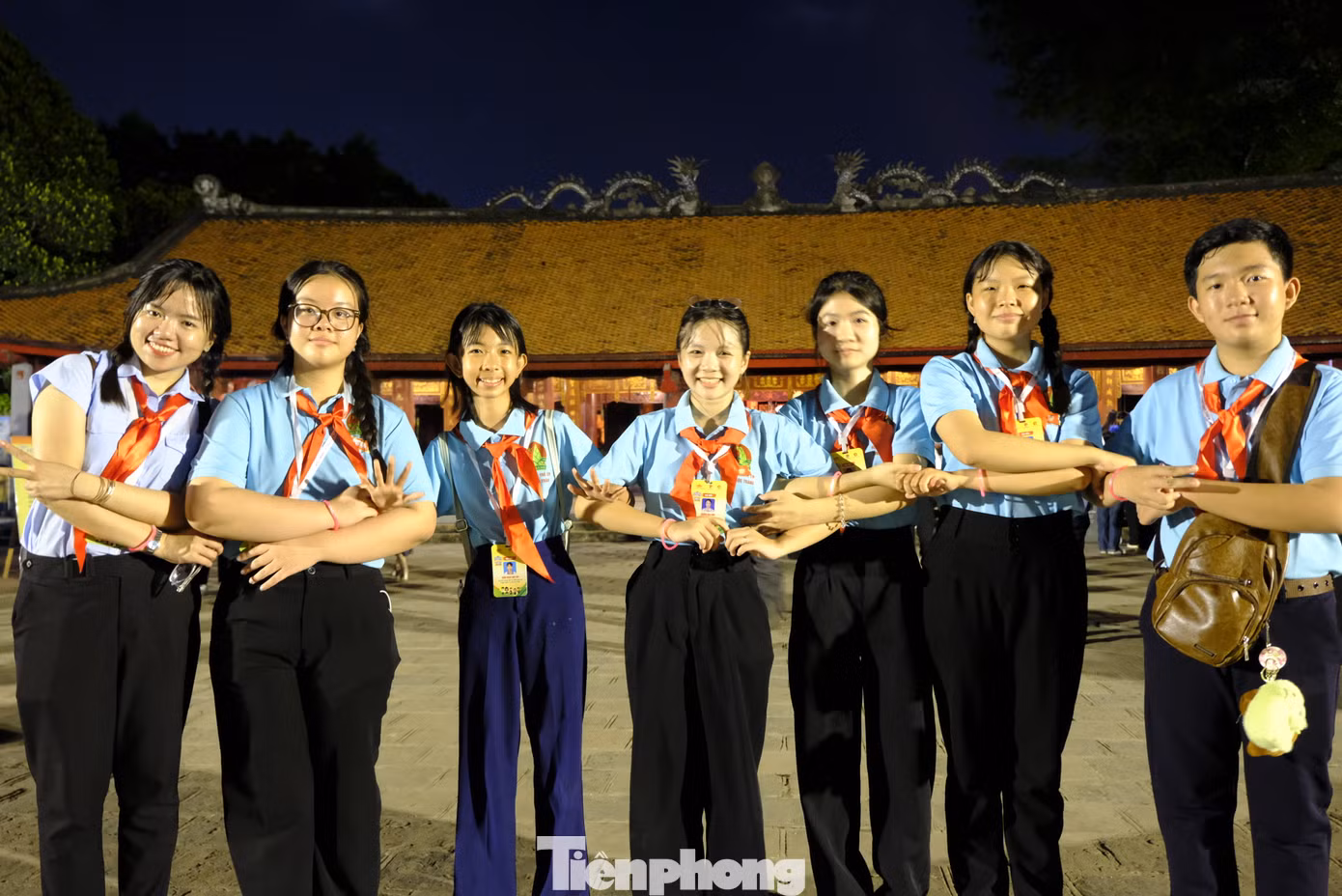 Đây là lần đầu tiên đoàn đại biểu tỉnh Sóc Trăng đến thăm Văn Miếu - Quốc Tử Giám.