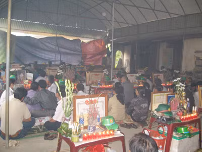 Ở Nghệ An xuất hiện nhiều người tự xưng là nhà ngoại cảm có khả năng tìm mộ liệt sĩ Ảnh: Phan Sáng