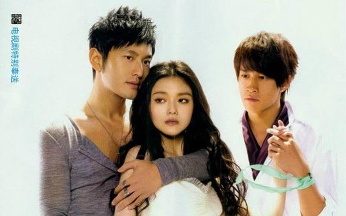 Huỳnh Hiểu Minh và Hà Nhuận Đông đều bị sốc khi bạn diễn năm xưa ra đi mãi mãi. Huỳnh Hiểu Minh và Hà Nhuận Đông đều bị sốc khi bạn diễn năm xưa ra đi mãi mãi.