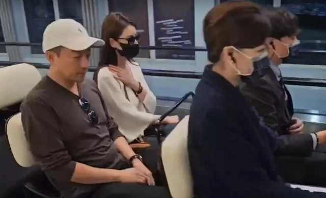 Uông Tiểu Phi khẳng định Từ Hy Viên luôn là gia đình của anh sau loạt ồn ào hậu ly hôn. Uông Tiểu Phi khẳng định Từ Hy Viên luôn là gia đình của anh sau loạt ồn ào hậu ly hôn.