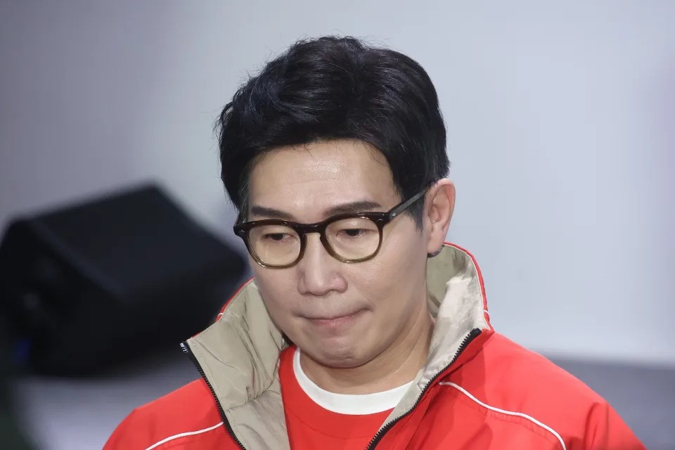 Ca sĩ Phẩm Quán đau lòng trước cái chết đột ngột của Từ Hy Viên. Ca sĩ Phẩm Quán đau lòng trước cái chết đột ngột của Từ Hy Viên.