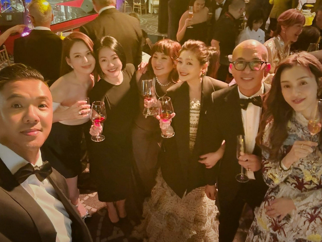 Trần Kiến Châu (ngoài cùng bên trái) cùng vợ chồng Đại S dự tiệc vào ngày 25/1. Ảnh: IG. Trần Kiến Châu (ngoài cùng bên trái) cùng vợ chồng Đại S dự tiệc vào ngày 25/1. Ảnh: IG.