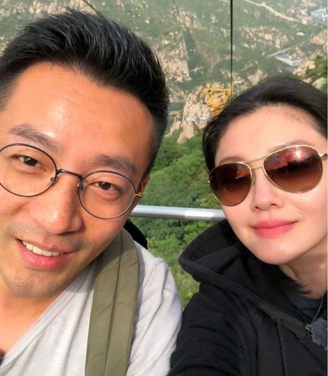 Vụ kiện liên quan đến tiền cấp dưỡng giữa Từ Hy Viên và Uông Tiểu Phi vẫn chưa giải quyết xong vào thời điểm nữ diễn viên qua đời. Vụ kiện liên quan đến tiền cấp dưỡng giữa Từ Hy Viên và Uông Tiểu Phi vẫn chưa giải quyết xong vào thời điểm nữ diễn viên qua đời.