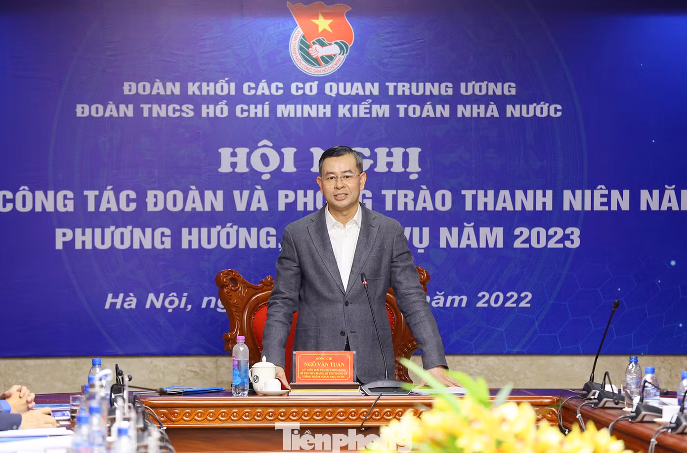 Đồng chí Ngô Văn Tuấn phát biểu tại hội nghị Đồng chí Ngô Văn Tuấn phát biểu tại hội nghị