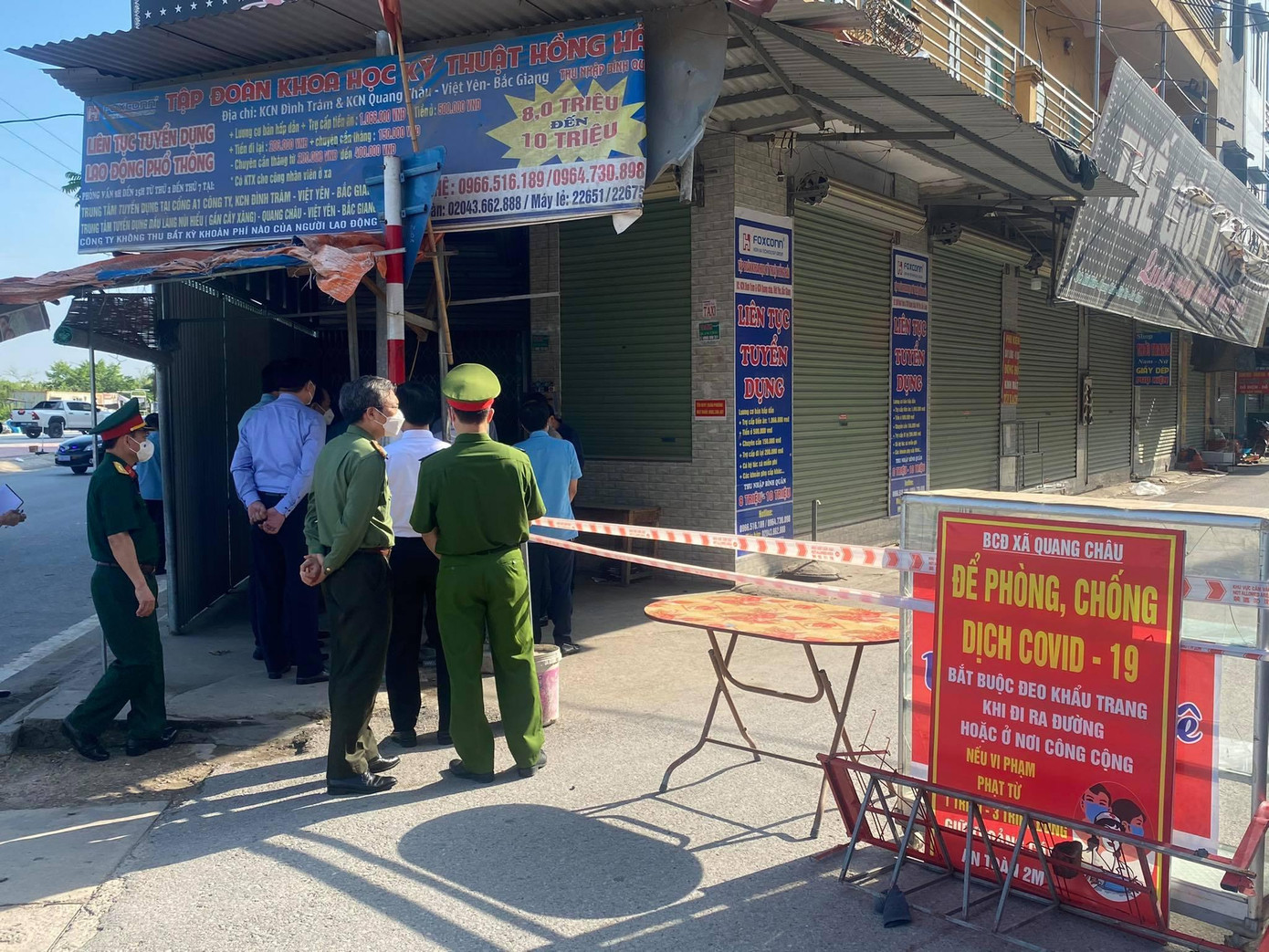 Phó Thủ tướng kiểm tra phòng chống dịch tại xã Quang Châu