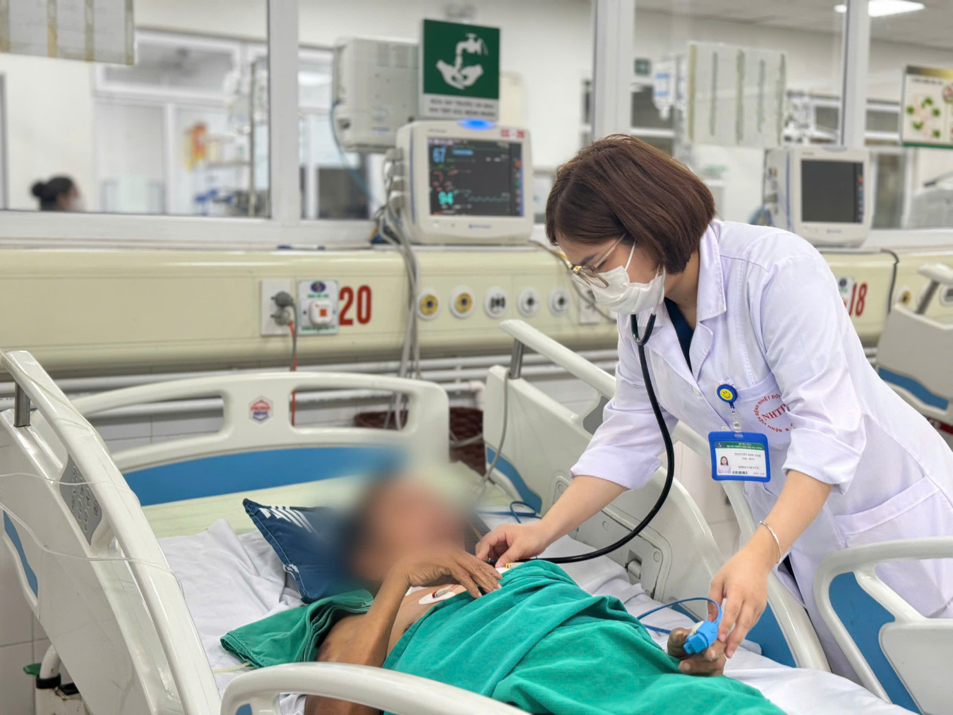 Bệnh nhân mắc bệnh nấm cực kì nguy hiểm. Bệnh nhân mắc bệnh nấm cực kì nguy hiểm.