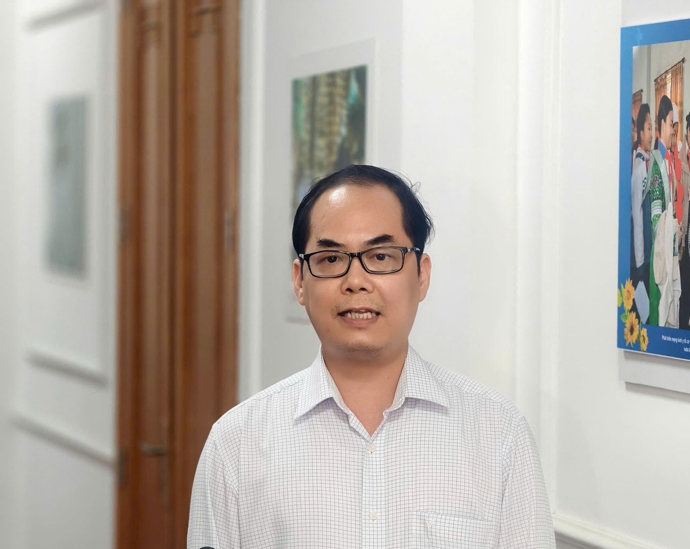 TS Tạ Mạnh Hùng, Phó Cục trưởng Cục Quản lí Dược (Bộ Y tế).