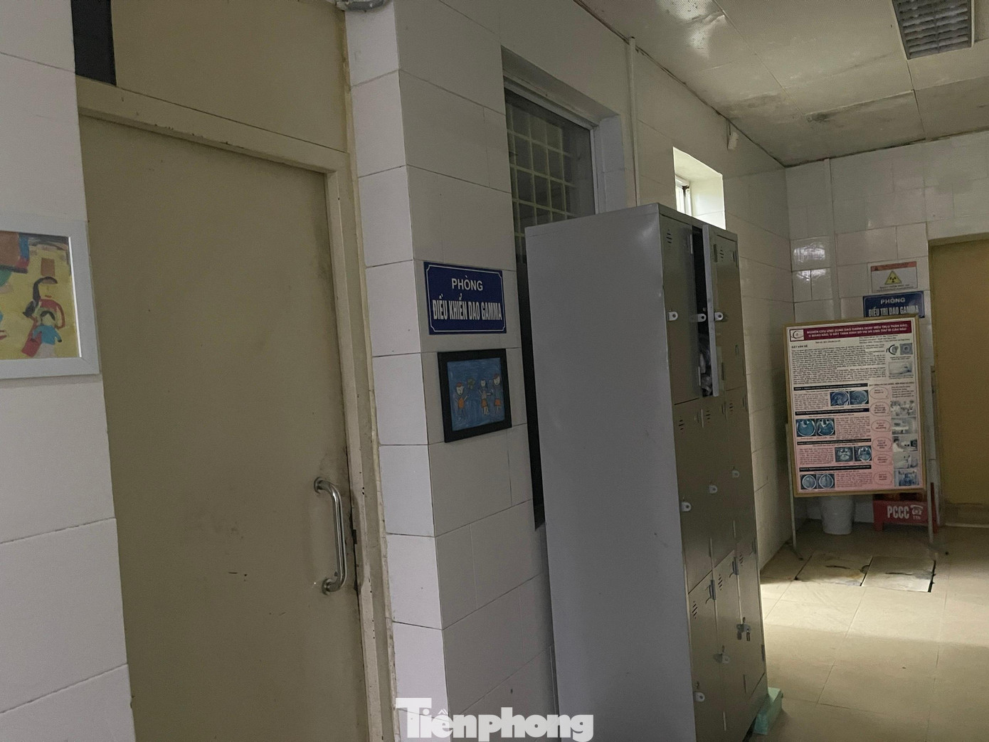 Phòng điều khiển dao Gamma im ắng nhiều năm qua. Ảnh: Thái Hà