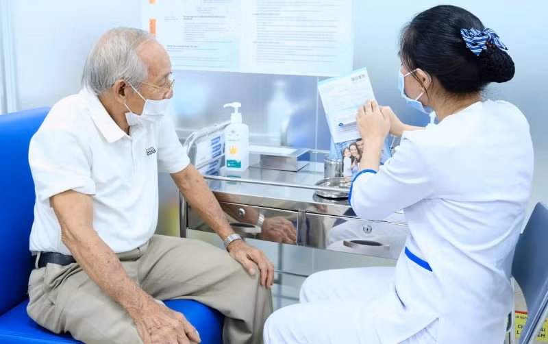 Người dân cần thiết tiêm vắc xin phòng cúm mùa Người dân cần thiết tiêm vắc xin phòng cúm mùa