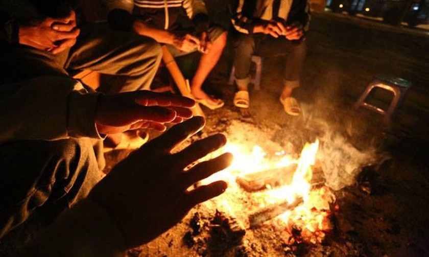 Tuyệt đối không sử dụng than củi, than tổ ong để đốt và sưởi ấm trong phòng kín Tuyệt đối không sử dụng than củi, than tổ ong để đốt và sưởi ấm trong phòng kín