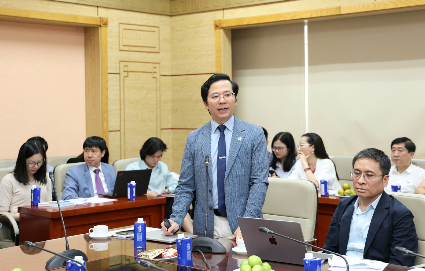 PGS.TS Vũ Văn Giáp, Phó Giám đốc Bệnh viện Bạch Mai chia sẻ tại hội nghị. PGS.TS Vũ Văn Giáp, Phó Giám đốc Bệnh viện Bạch Mai chia sẻ tại hội nghị.