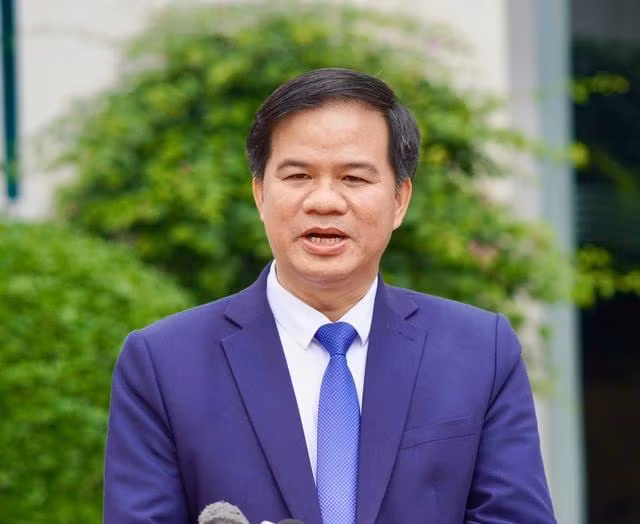 PGS.TS Đào Xuân Cơ – Giám đốc Bệnh viện Bạch Mai. PGS.TS Đào Xuân Cơ – Giám đốc Bệnh viện Bạch Mai.