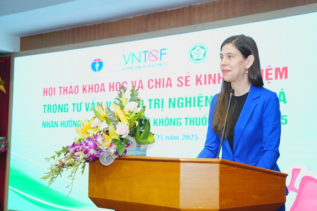TS. Jennifer Horton, Phó Trưởng Đại diện Văn phòng WHO tại Việt Nam đã chia sẻ những quan ngại về chiến lược tiếp thị của ngành công nghiệp thuốc lá. TS. Jennifer Horton, Phó Trưởng Đại diện Văn phòng WHO tại Việt Nam đã chia sẻ những quan ngại về chiến lược tiếp thị của ngành công nghiệp thuốc lá.