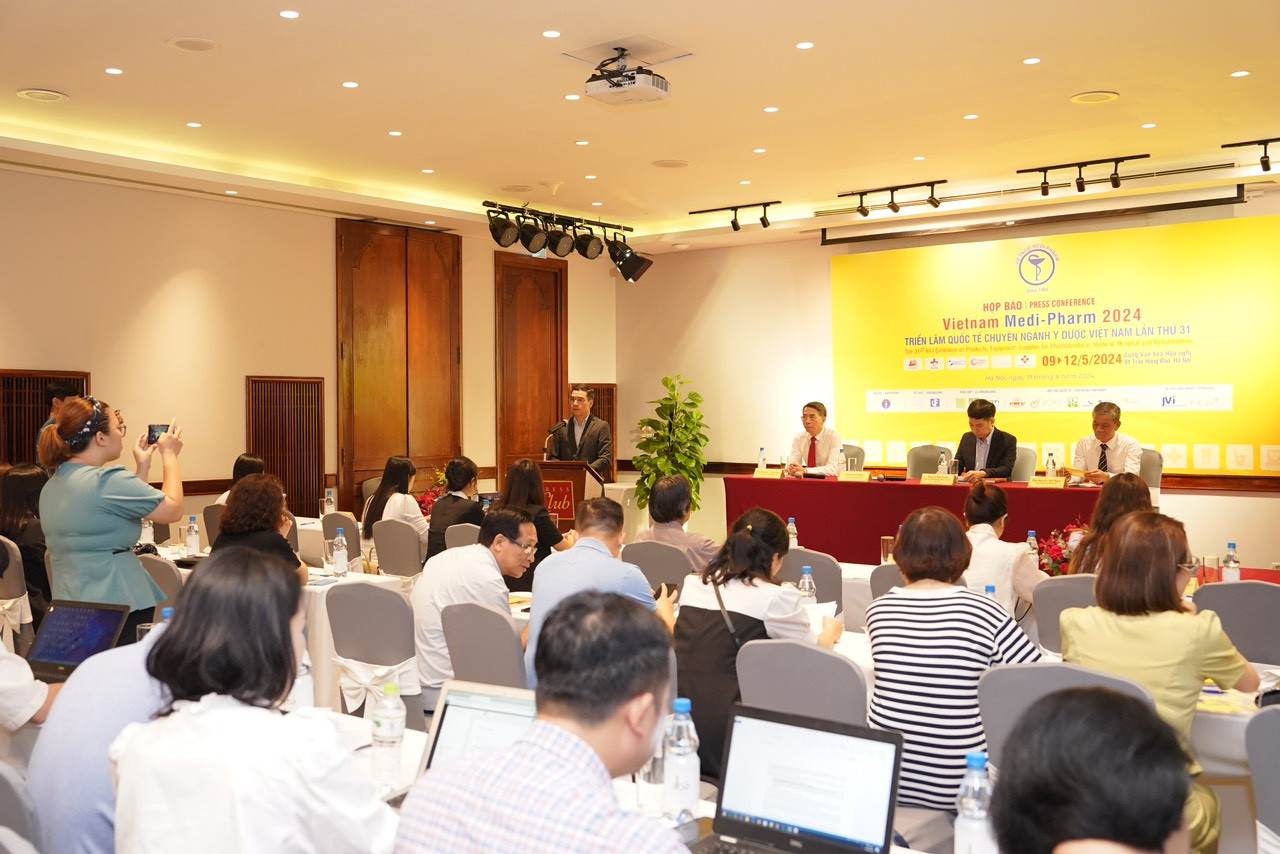 Ban Tổ chức Triển lãm Quốc tế chuyên ngành Y Dược Việt Nam lần thứ 31 trả lời câu hỏi của báo chí